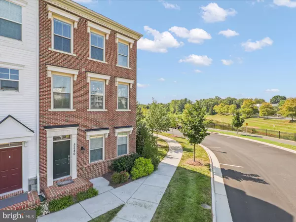Chantilly, VA 20151,5280 RIDGEVIEW RETREAT DR