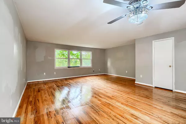 Owings Mills, MD 21117,14 ENGLEFIELD SQ