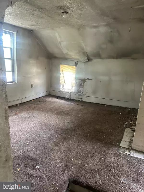 Luray, VA 22835,750 W MAIN ST