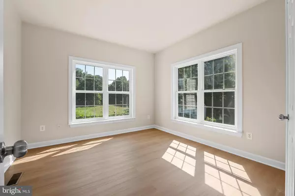 Lanham, MD 20706,10318 GARSON TER