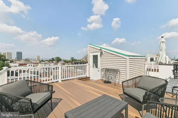 Philadelphia, PA 19147,200 CHRISTIAN ST #32