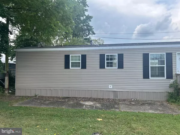 Fairless Hills, PA 19030,134 LINCOLN HWY #11