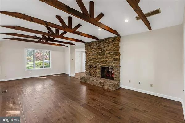 Haddonfield, NJ 08033,360 CARRIAGE HOUSE LN