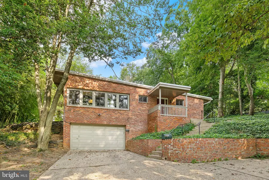 3012 CASTLE RD, Falls Church, VA 22044