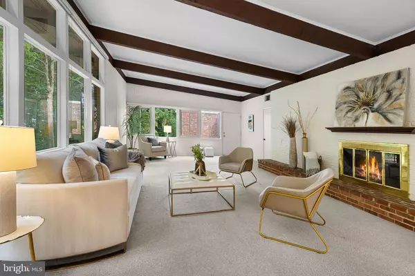 Falls Church, VA 22044,3012 CASTLE RD