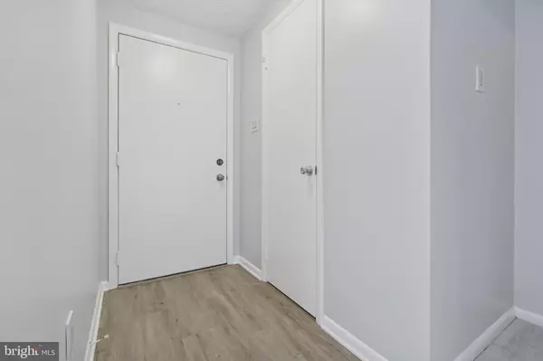 Plainsboro, NJ 08536,182 HAMPSHIRE DR