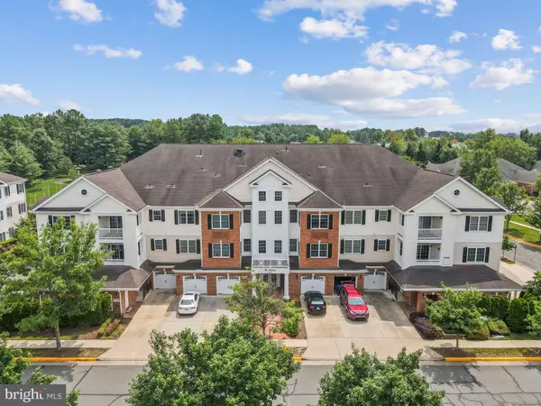 Haymarket, VA 20169,15251 ROYAL CREST DR #207