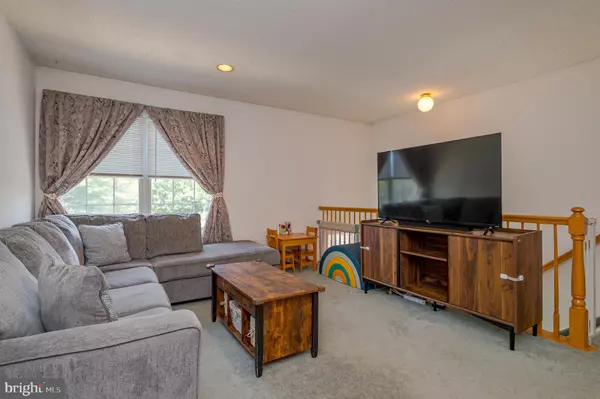 Pennington, NJ 08534,203 CASTLETON CT