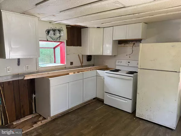 Colonial Beach, VA 22443,141 WAKEFIELD DRIVE