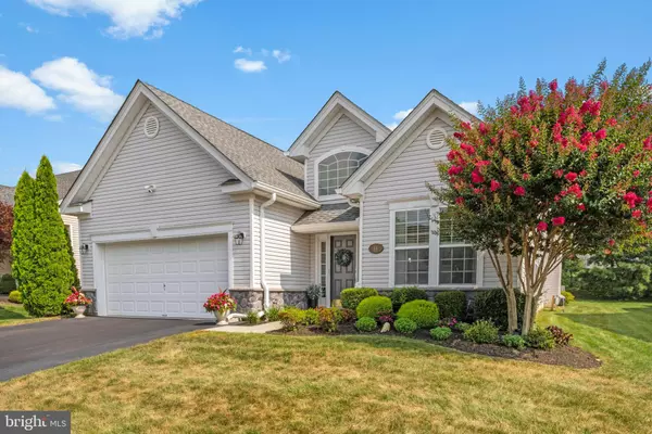 Manahawkin, NJ 08050,44 HONEYSUCKLE DR