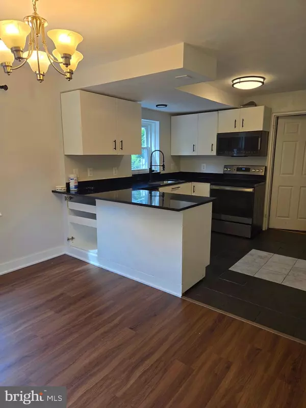 Arlington, VA 22205,1008 N ROOSEVELT ST