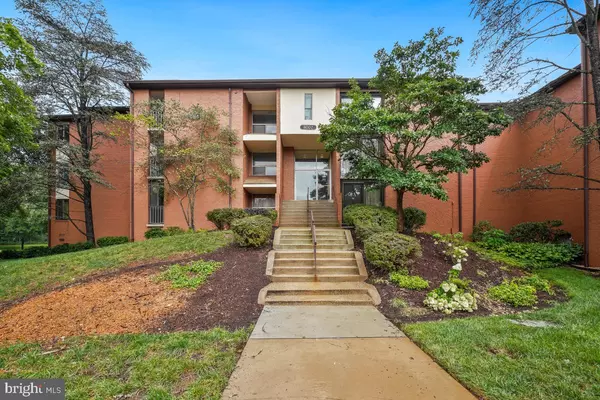 8007 MANDAN RD #201, Greenbelt, MD 20770