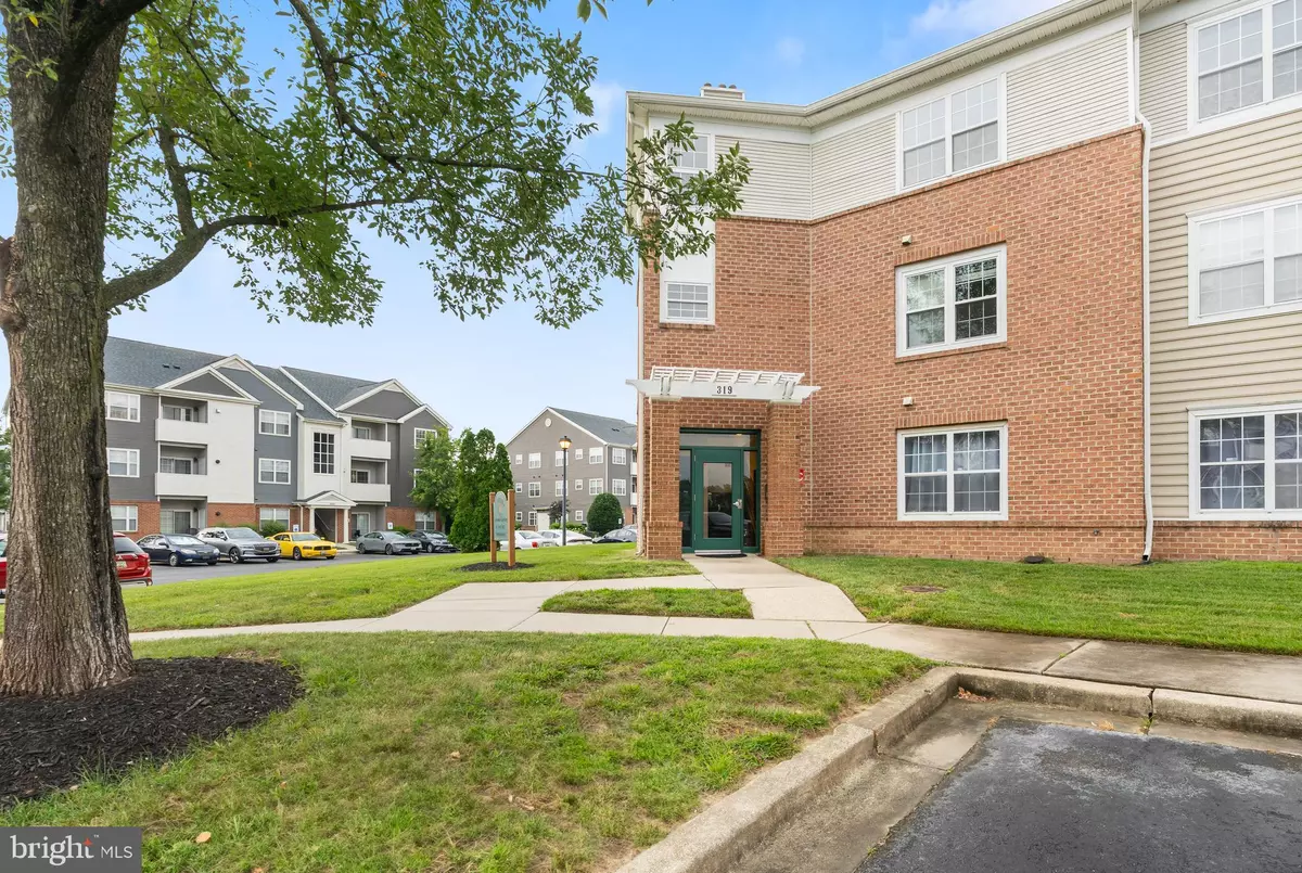 Odenton, MD 21113,319-F EAGLES LNDG CT #319F