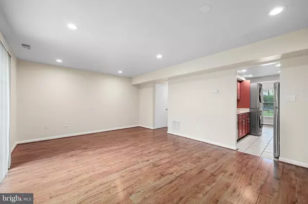 Herndon, VA 20170,2115 MONAGHAN DR