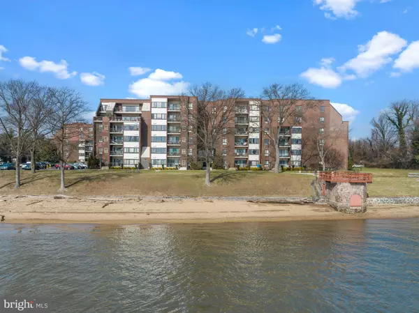 Philadelphia, PA 19114,5100 CONVENT LN #102