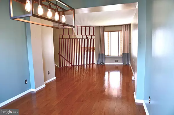 Burlington, NJ 08016,18 SHAWNEE TRL