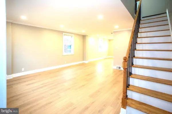 Philadelphia, PA 19111,829 DISSTON ST