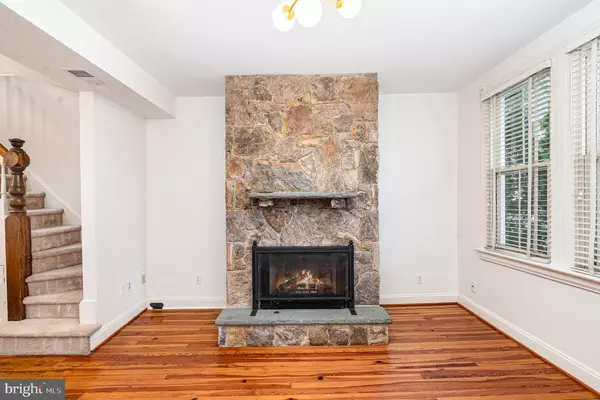 Alexandria, VA 22314,1012 PENDLETON ST