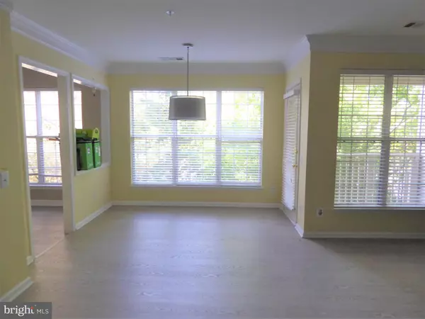 Falls Church, VA 22043,7024 METROPOLITAN PL #302