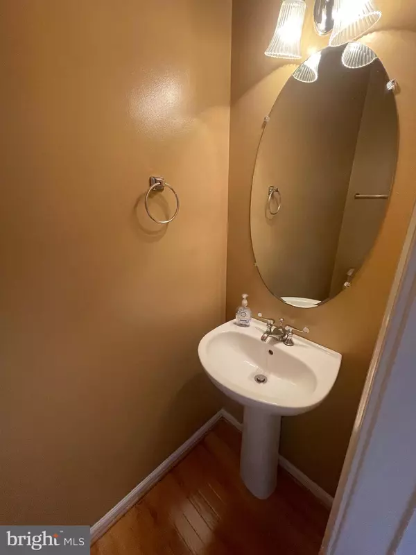 Alexandria, VA 22304,5862 SUMMERS GROVE RD