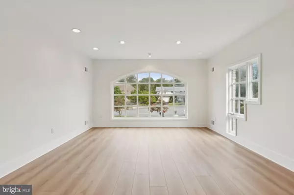 Potomac, MD 20854,9808 TIBRON CT