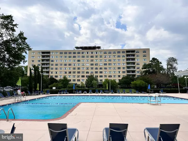 6621 WAKEFIELD DR #403, Alexandria, VA 22307