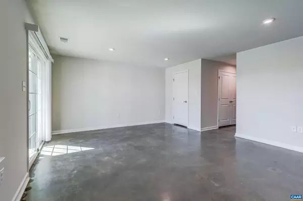 Charlottesville, VA 22911,2049 ELM TREE CT