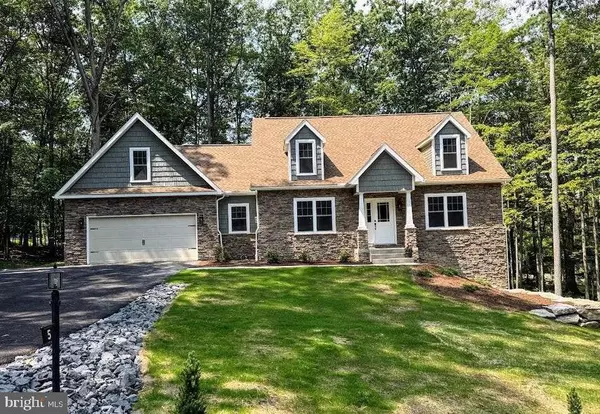 5 TIOGA DR, Hazleton, PA 18202