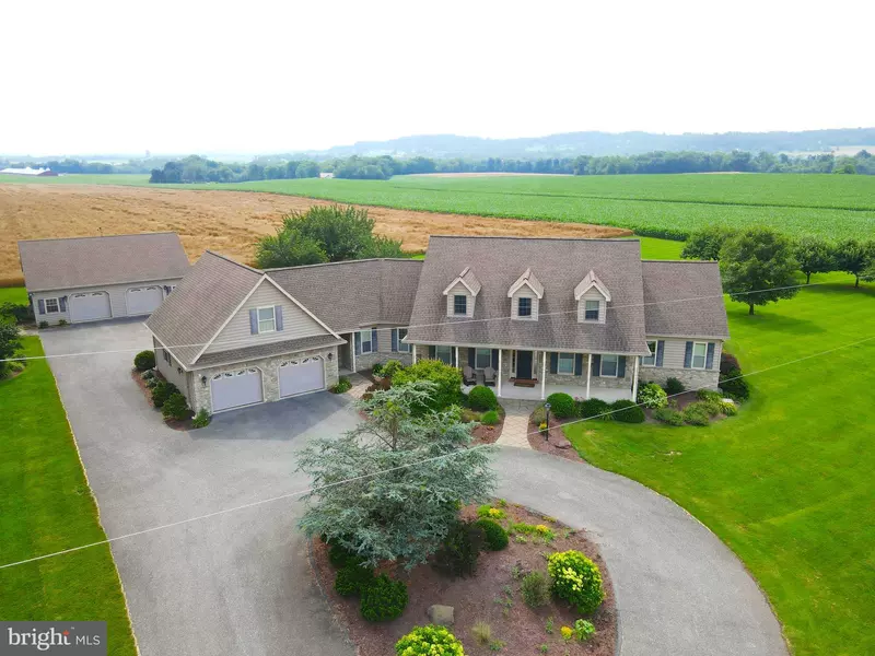 1399 PINKERTON RD, Mount Joy, PA 17552