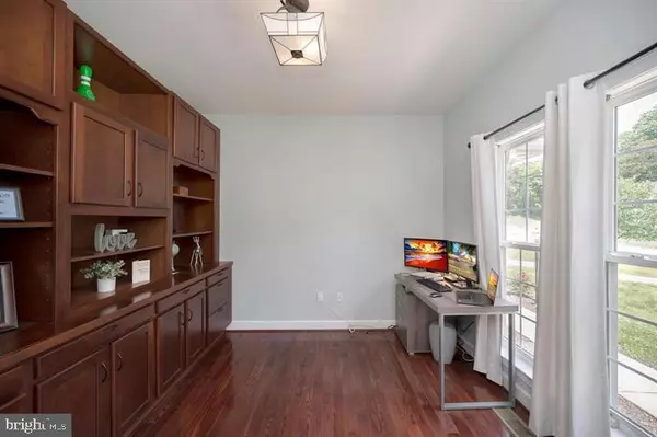 Fredericksburg, VA 22405,6 TOWERING OAKS DR