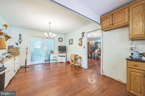 Willingboro, NJ 08046,41 HOLIDAY LN