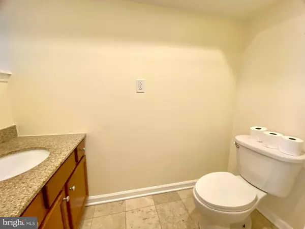 Philadelphia, PA 19147,814 S 13TH ST #PRIVATEROOMWITHBATH