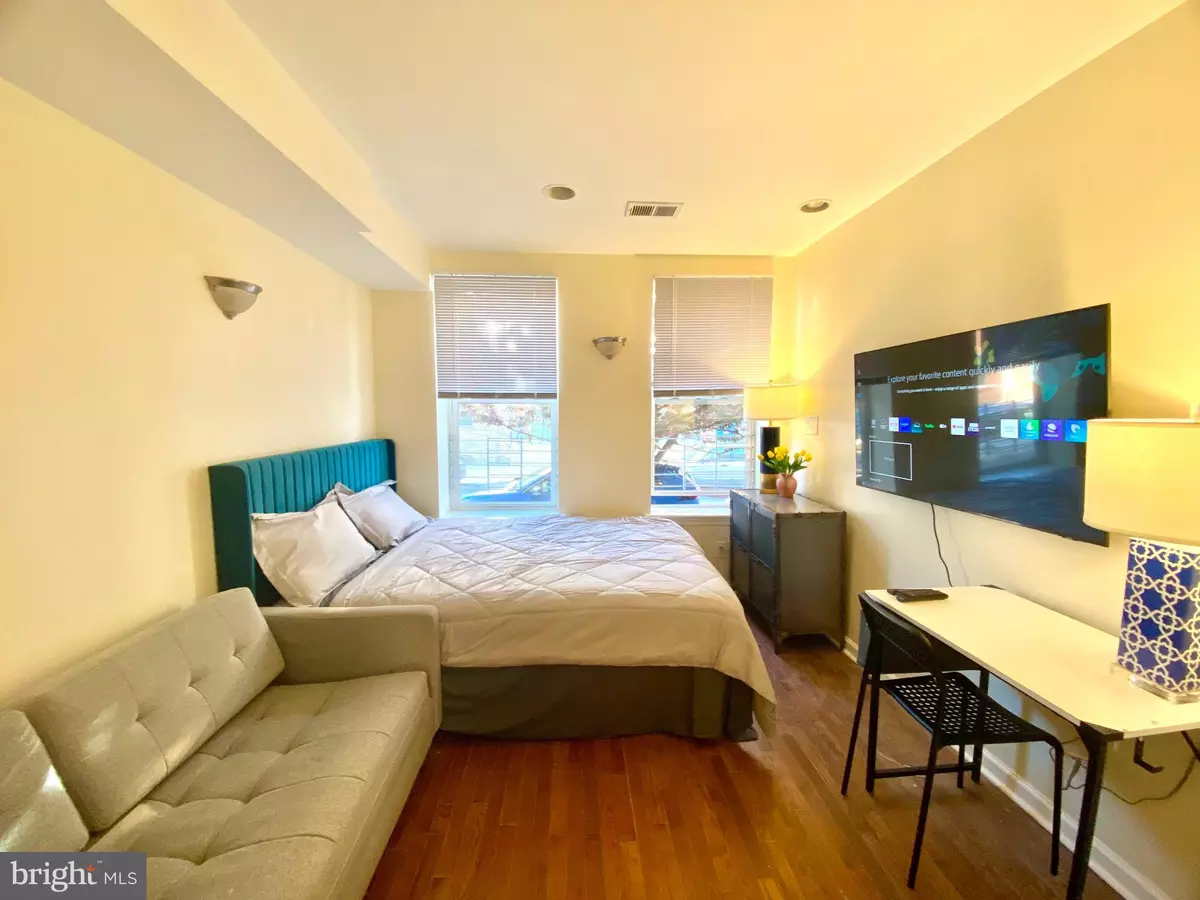 Philadelphia, PA 19147,814 S 13TH ST #PRIVATEROOMWITHBATH