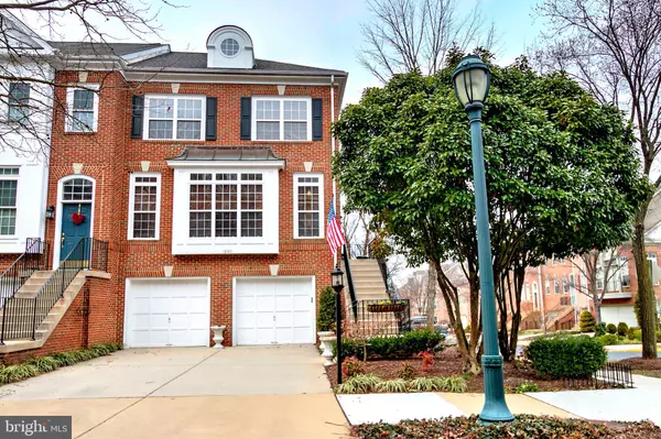 1880 CRESCENT PARK DR, Reston, VA 20190