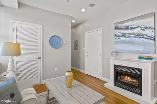Washington, DC 20002,410 15TH ST NE #22