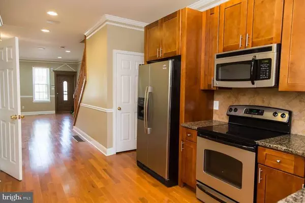 Philadelphia, PA 19145,2034 TASKER ST