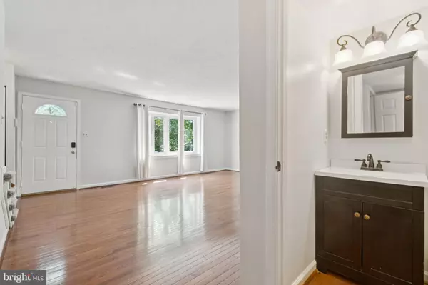 Glen Burnie, MD 21061,492 NORVELLE CT