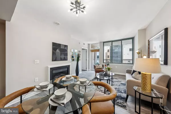 Arlington, VA 22203,851 N GLEBE RD #415