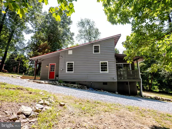 Harpers Ferry, WV 25425,82 GREAT OAK LN