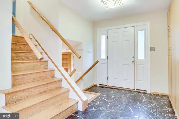 Vienna, VA 22181,9907 CORSICA ST