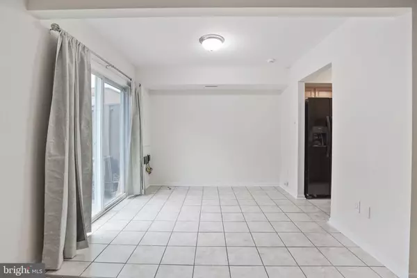 Alexandria, VA 22309,3813 NEEDLES PL #13D