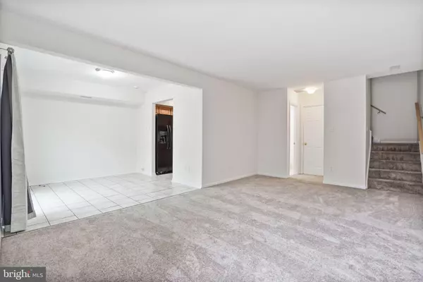 Alexandria, VA 22309,3813 NEEDLES PL #13D