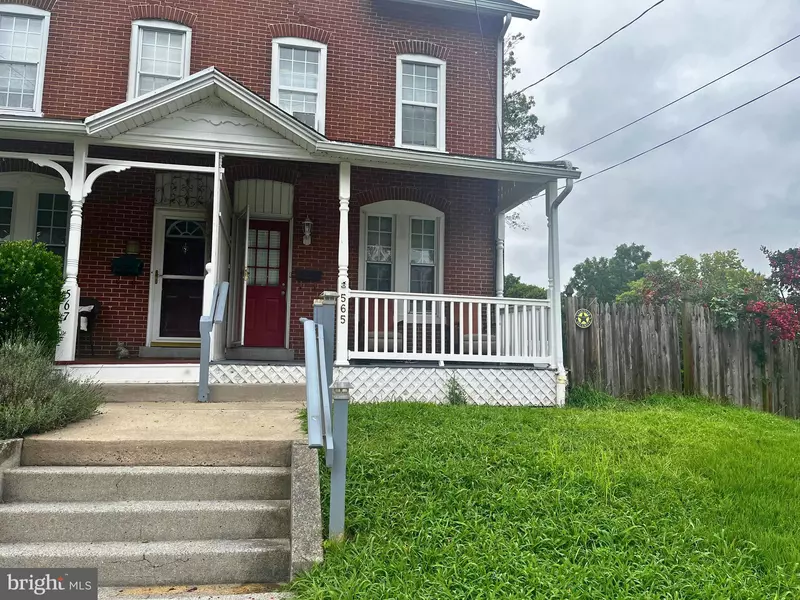 565 N CEDAR ST, Spring City, PA 19475