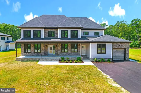 8 HAYSTACK CT, Howell, NJ 07731