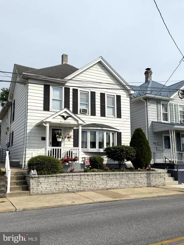 417 FAIRVIEW AVE W, Waynesboro, PA 17268