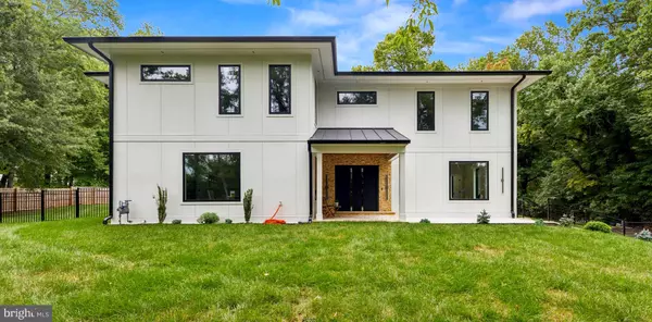 Annandale, VA 22003,5005 RAVENSWORTH RD