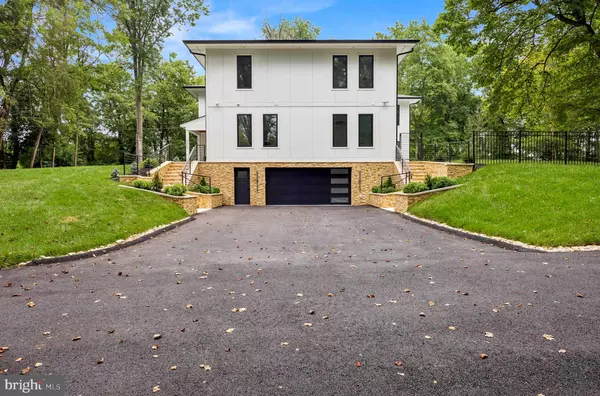 Annandale, VA 22003,5005 RAVENSWORTH RD