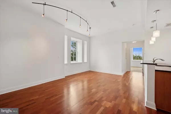 Philadelphia, PA 19146,1 ACADEMY CIR #324