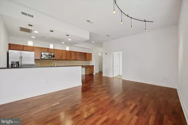 Philadelphia, PA 19146,1 ACADEMY CIR #324