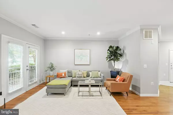 Vienna, VA 22181,9486 VIRGINIA BLVD #114
